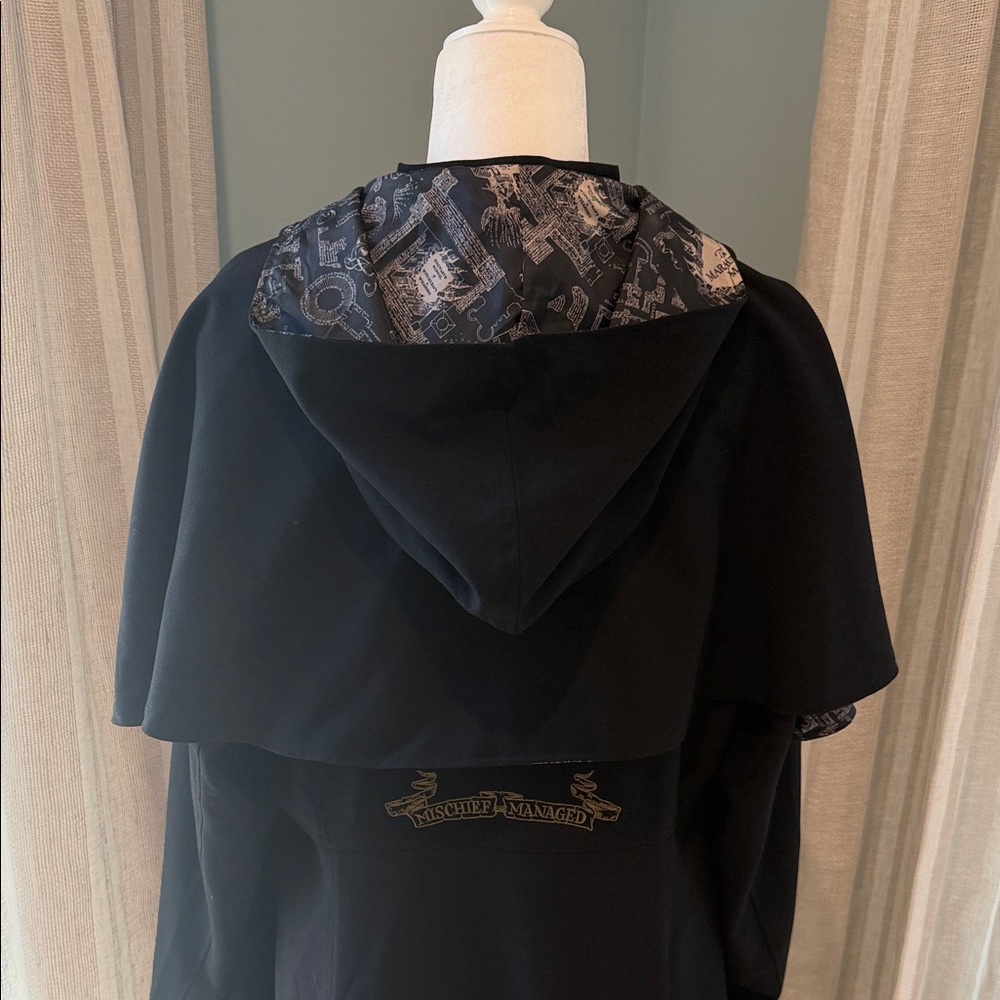 Torrid Harry Potter Black & Gold Embroidered Capelet Coat, Size 1 (XL) - Picture 14 of 16